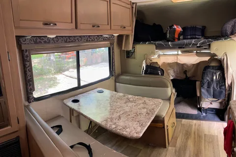 Four Winds 22E Class C