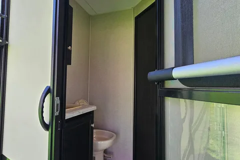 Blackburn's Venture RV Sporttrek Touring Edition 343VBH Travel Trailer