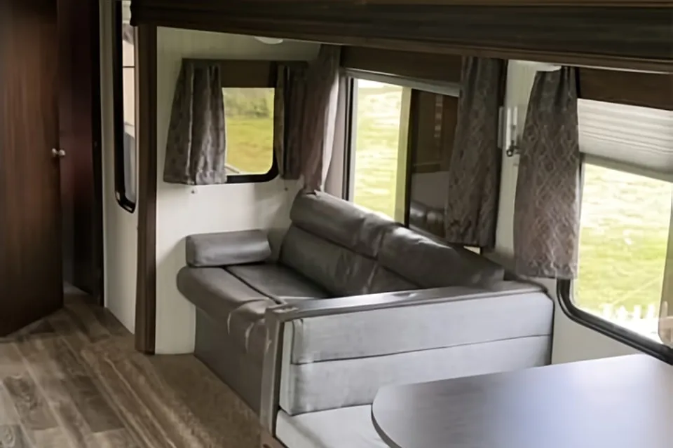 2019Forest River Cherokee 274VFK Sleeps 6!