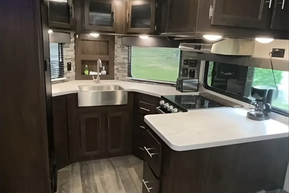 2019Forest River Cherokee 274VFK Sleeps 6!