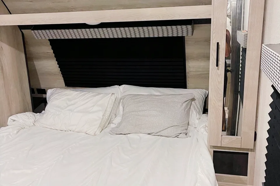 Sean's Connect 322bhk Travel Trailer