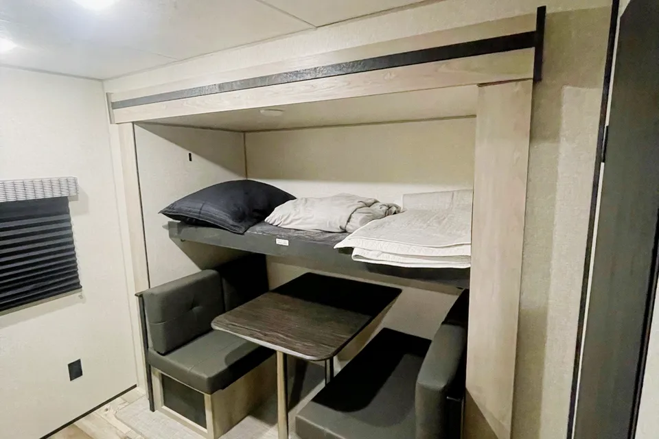 Sean's Connect 322bhk Travel Trailer