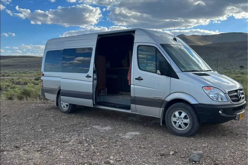 Snuggle Shuttle Dodge Sprinter Class B