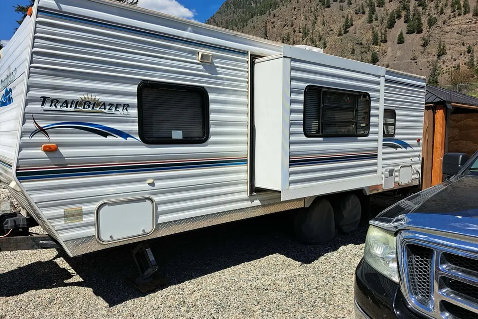 Karen's Komfort Trail Blazer Travel Trailer