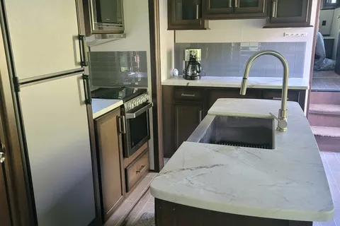 Coastal Couples Dutchmen Atlas Fifth Wheel