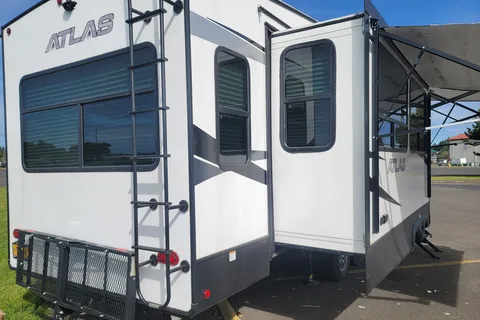 Coastal Couples Dutchmen Atlas Fifth Wheel