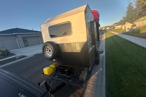 Camo Standy Karavan Micro Trailer w/ Rooftop Tent