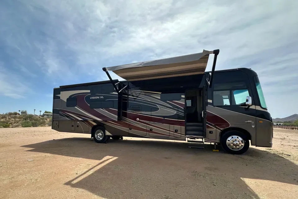 Luxury Hotel on Wheels 2 Baths Tankless water heater 2021 Entegra Coach Vision XL Class A