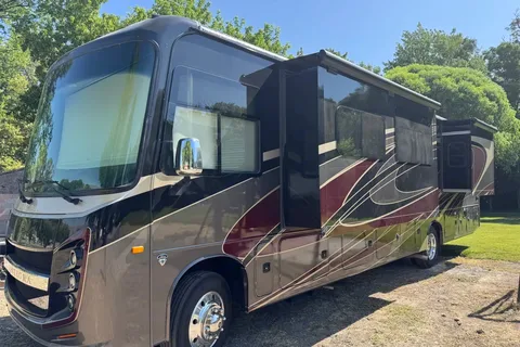 Luxury Hotel on Wheels 2 Baths Tankless water heater 2021 Entegra Coach Vision XL Class A