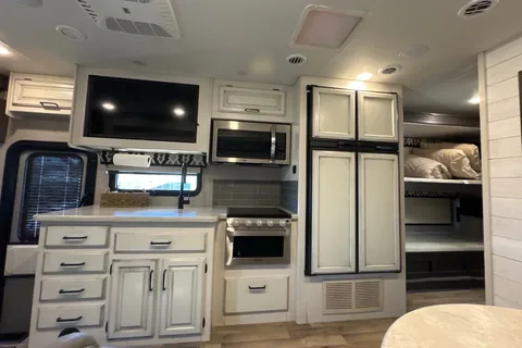 Luxury Hotel on Wheels 2 Baths Tankless water heater 2021 Entegra Coach Vision XL Class A