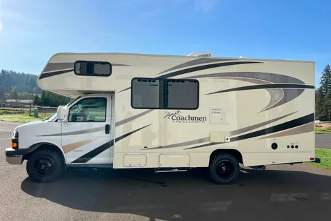 Ovi's Coachmen Freelander 21QB Class C