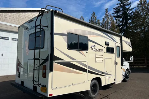 Ovi's Coachmen Freelander 21QB Class C