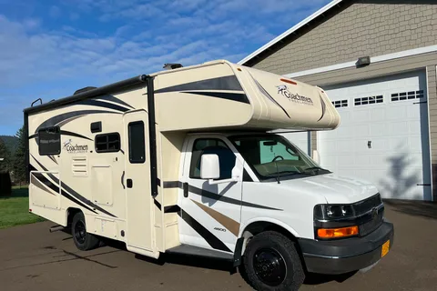Ovi's Coachmen Freelander 21QB Class C
