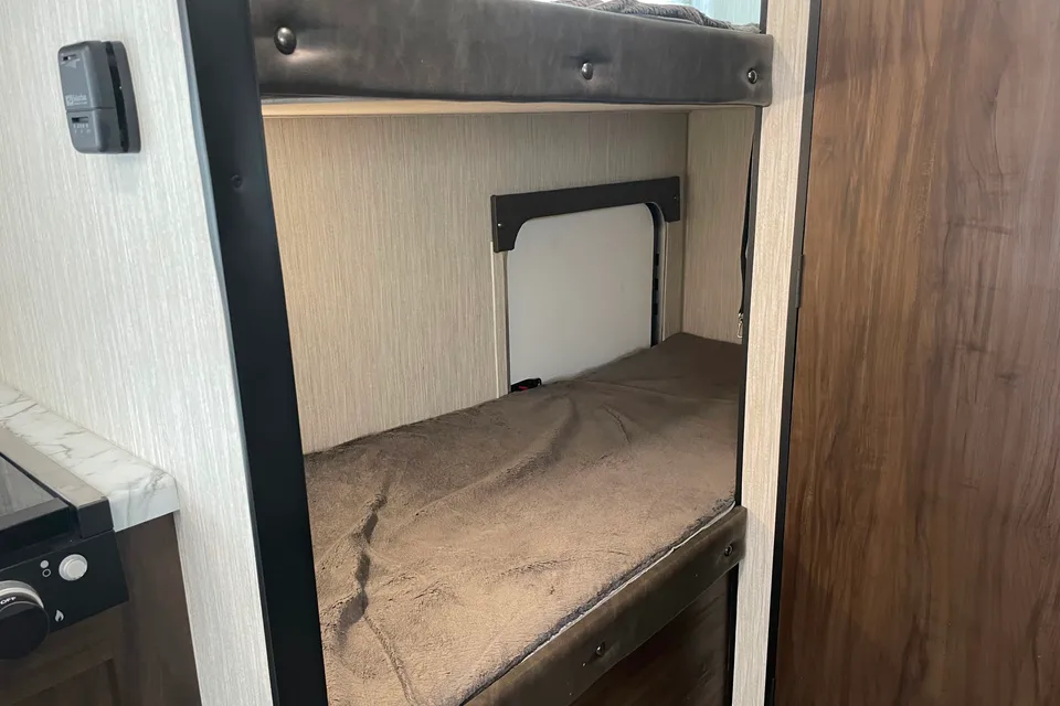 Family-friendly Bunkhouse (2020 Wolf Pup)