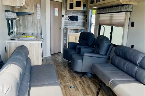 Foldesi’s 2020 Coachmen Catalina Trail Blazer 26t Toy Hauler