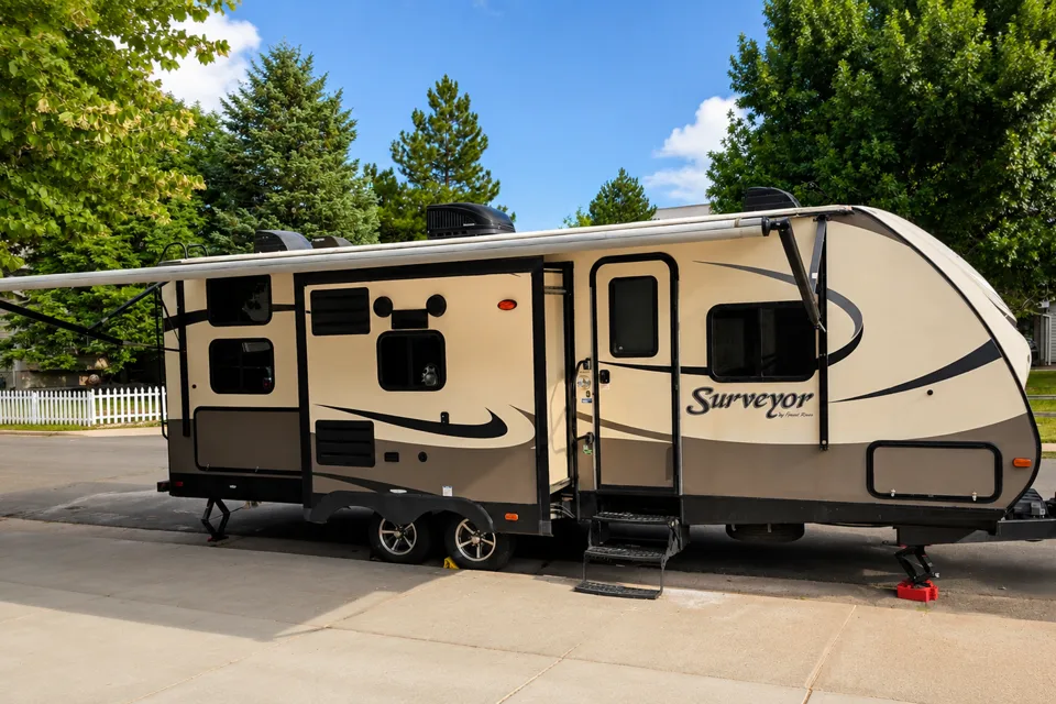 Spacious Bunkhouse - Pet Friendly - Off Grid