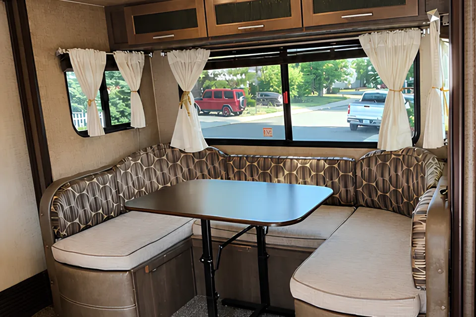 Spacious Bunkhouse - Pet Friendly - Off Grid