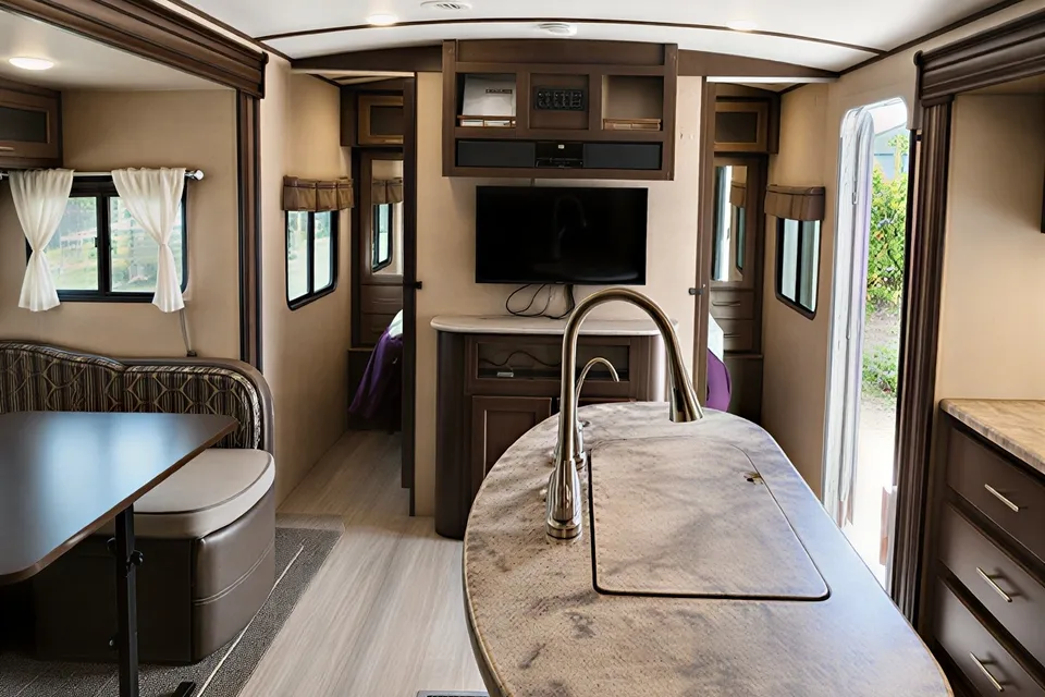 Spacious Bunkhouse - Pet Friendly - Off Grid