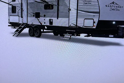 Jeffrey's East to West 27RB Travel Trailer