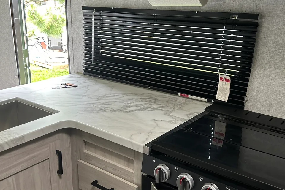 Jeffrey's East to West 27RB Travel Trailer