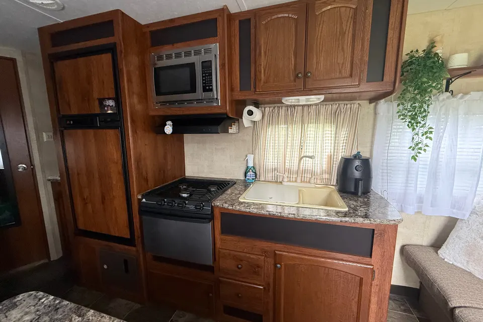 Cozy Keystone Hideout Travel Trailer
