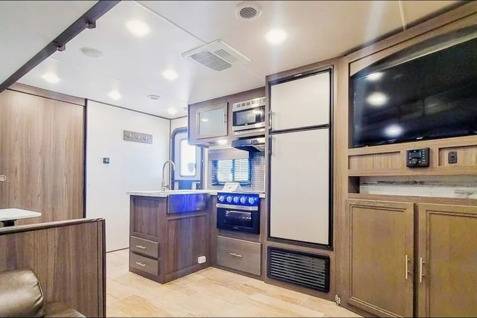 Private Bunkhouse and Master with En Suite