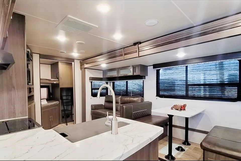 Private Bunkhouse and Master with En Suite