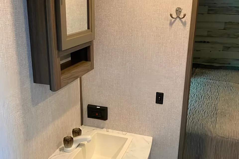 Private Bunkhouse and Master with En Suite