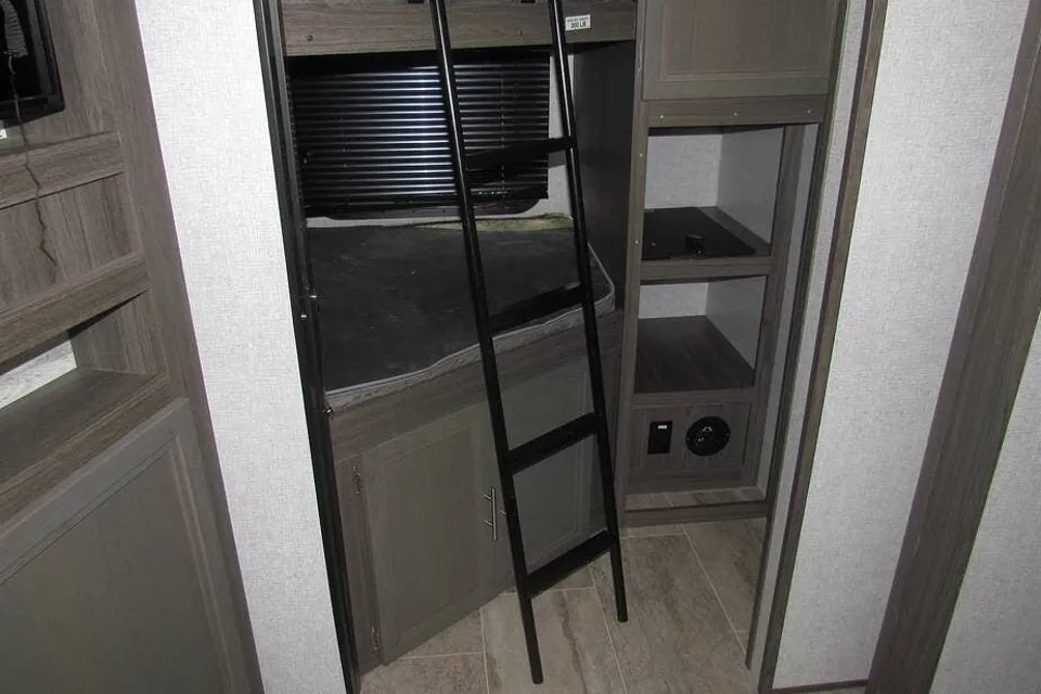 Private Bunkhouse and Master with En Suite