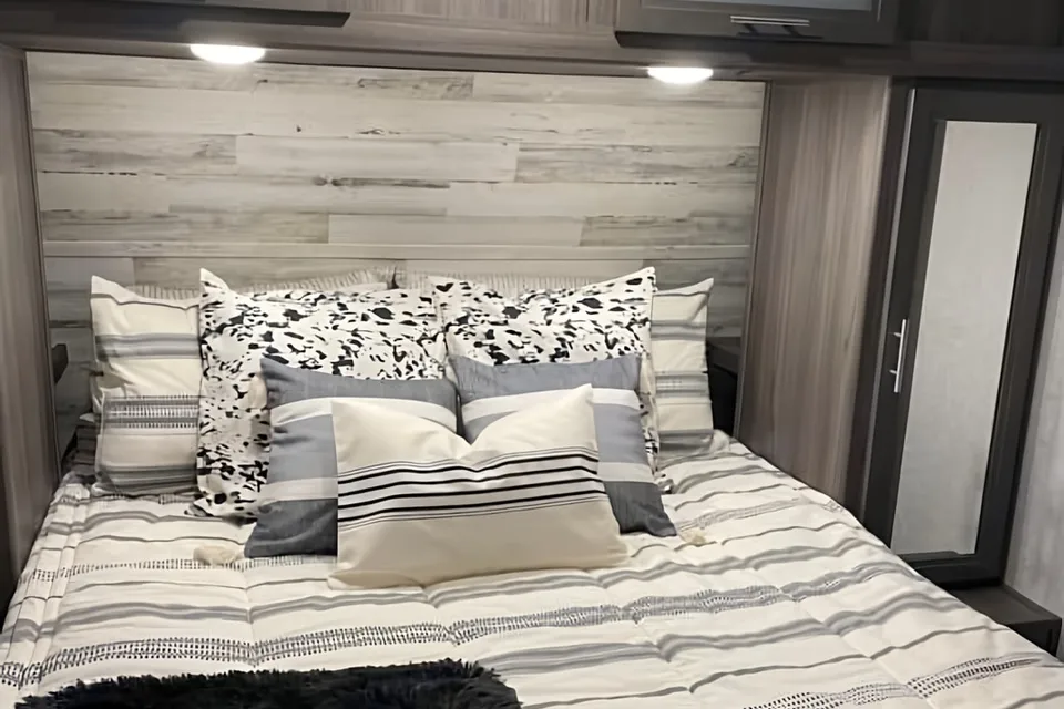 Private Bunkhouse and Master with En Suite