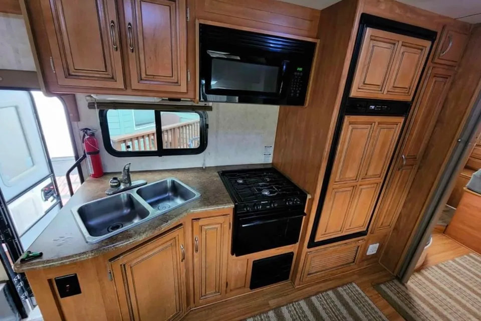 Alaska Adventure Nexus Scenic Traveler Class C