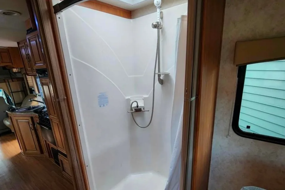 Alaska Adventure Nexus Scenic Traveler Class C