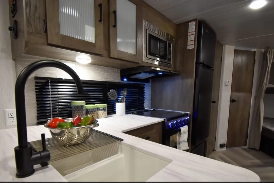 2023 Wildwood Xlite 263BHXL Travel Trailer