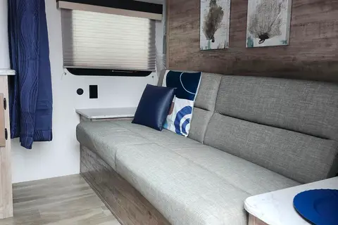 Blair's Grand River 22MB Travel Trailer