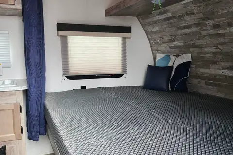 Blair's Grand River 22MB Travel Trailer