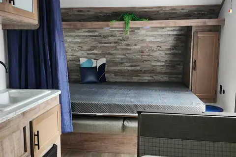 Blair's Grand River 22MB Travel Trailer