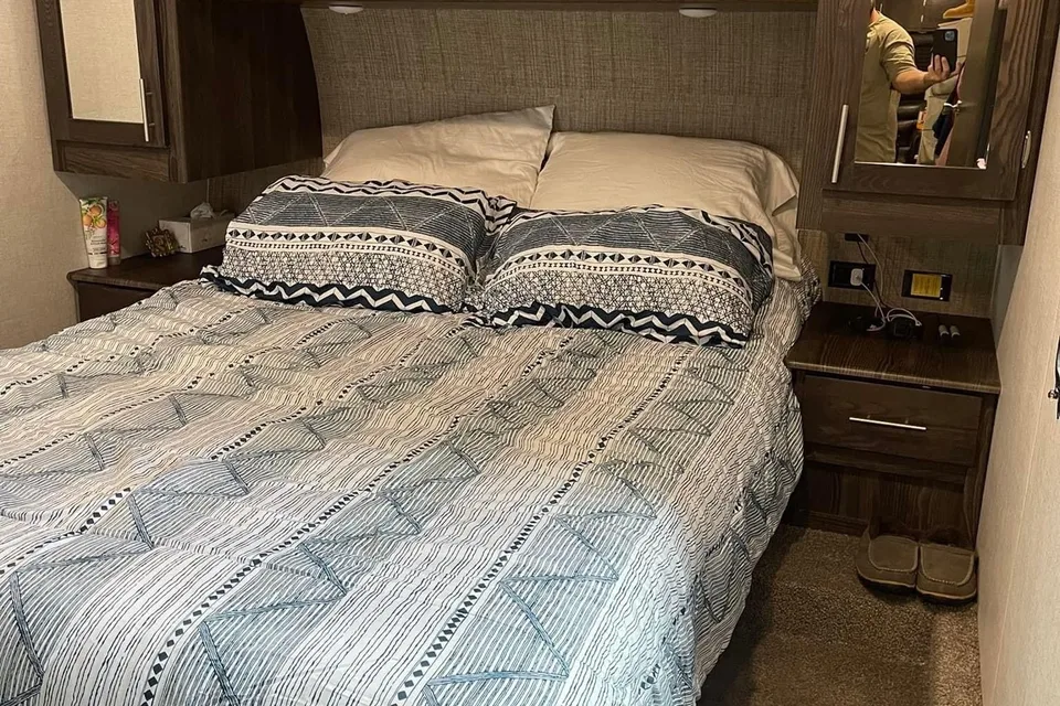 Samantha's Highland Ridge RV Open range light Fifth Wheel