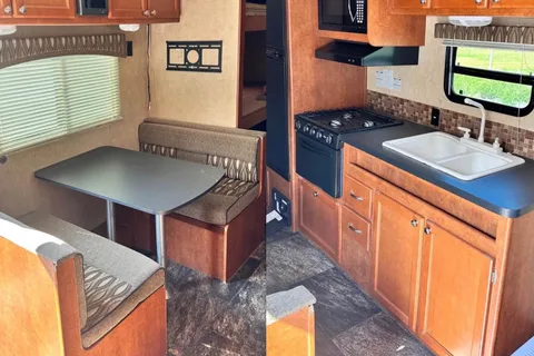 Rey’s Shasta Revere Travel Trailer 7 Sleeps for Family