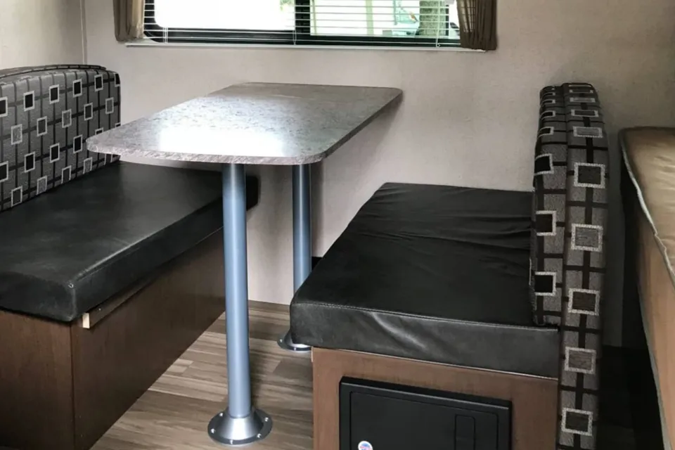 Chris's Shasta Oasis 18BH Travel Trailer