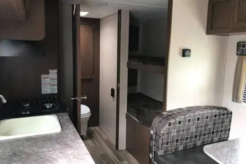 Chris's Shasta Oasis 18BH Travel Trailer