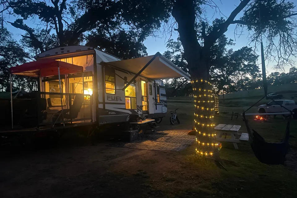 2021 30ft. Toy hauler with free kayaks and paddle boards