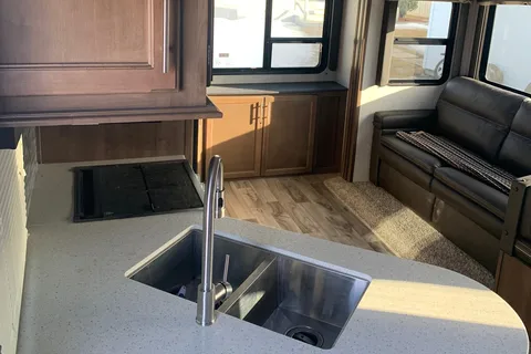 Mikes Keystone cougar fifth wheel