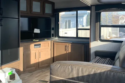 Mikes Keystone cougar fifth wheel