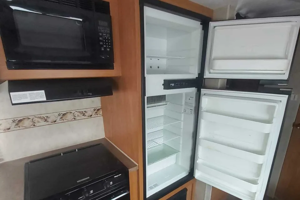 Mark and lacey's Dutchmen kodiak 30bh-sl Travel Trailer