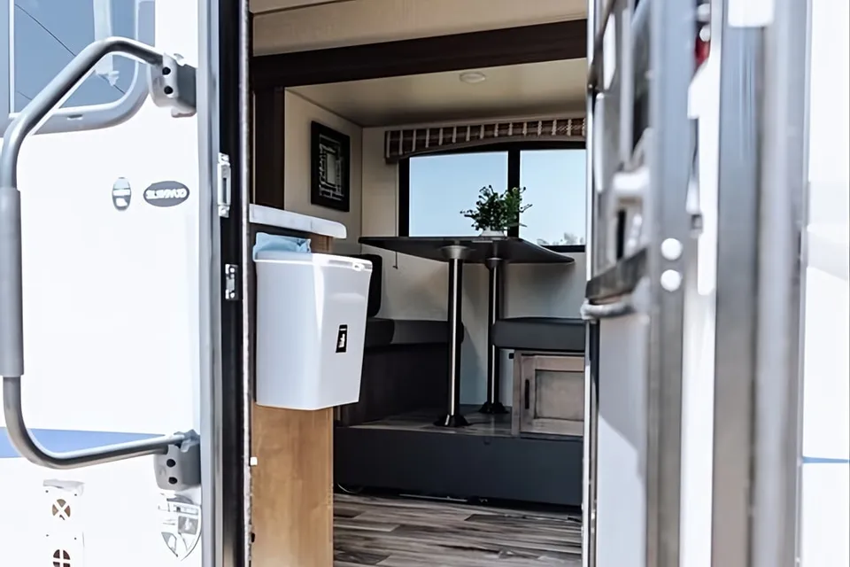 Take It Anywhere Venture RV SL169VUD Travel Trailer