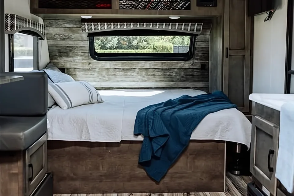 Take It Anywhere Venture RV SL169VUD Travel Trailer