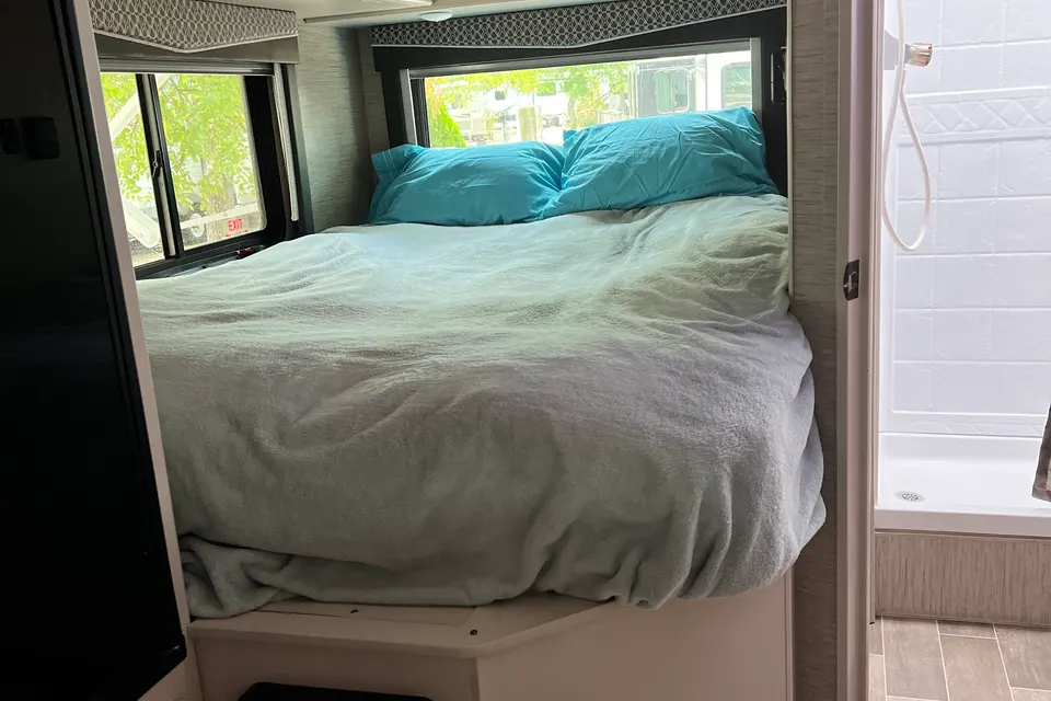 Erin's Thor Motor Coach Chateau Class C