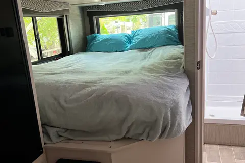 Erin's Thor Motor Coach Chateau Class C
