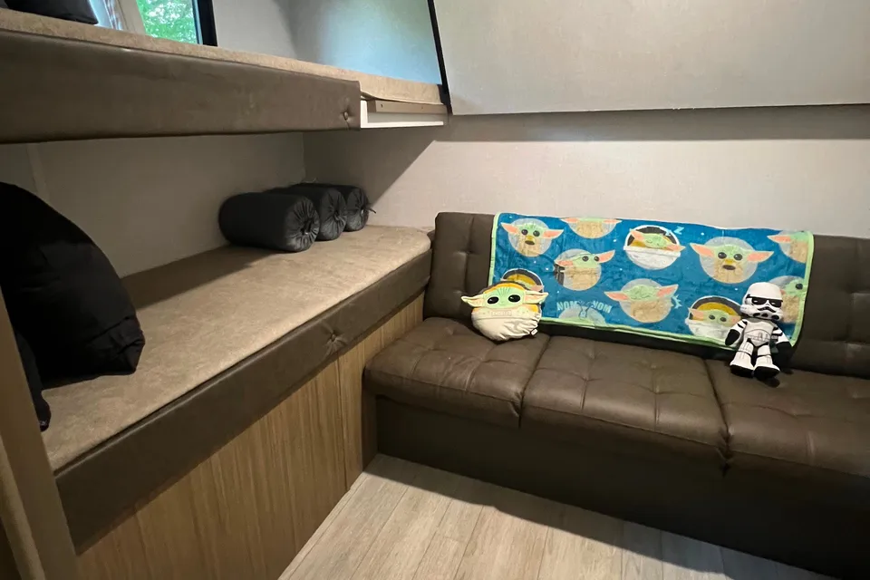 Nomadic Nature Rentals w Luxury Amenities (Mickey)