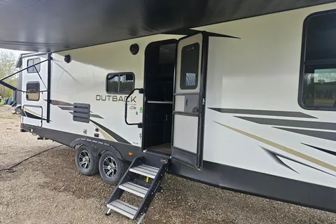 Chris's Keystone Outback ultra lite 291UBH Travel Trailer